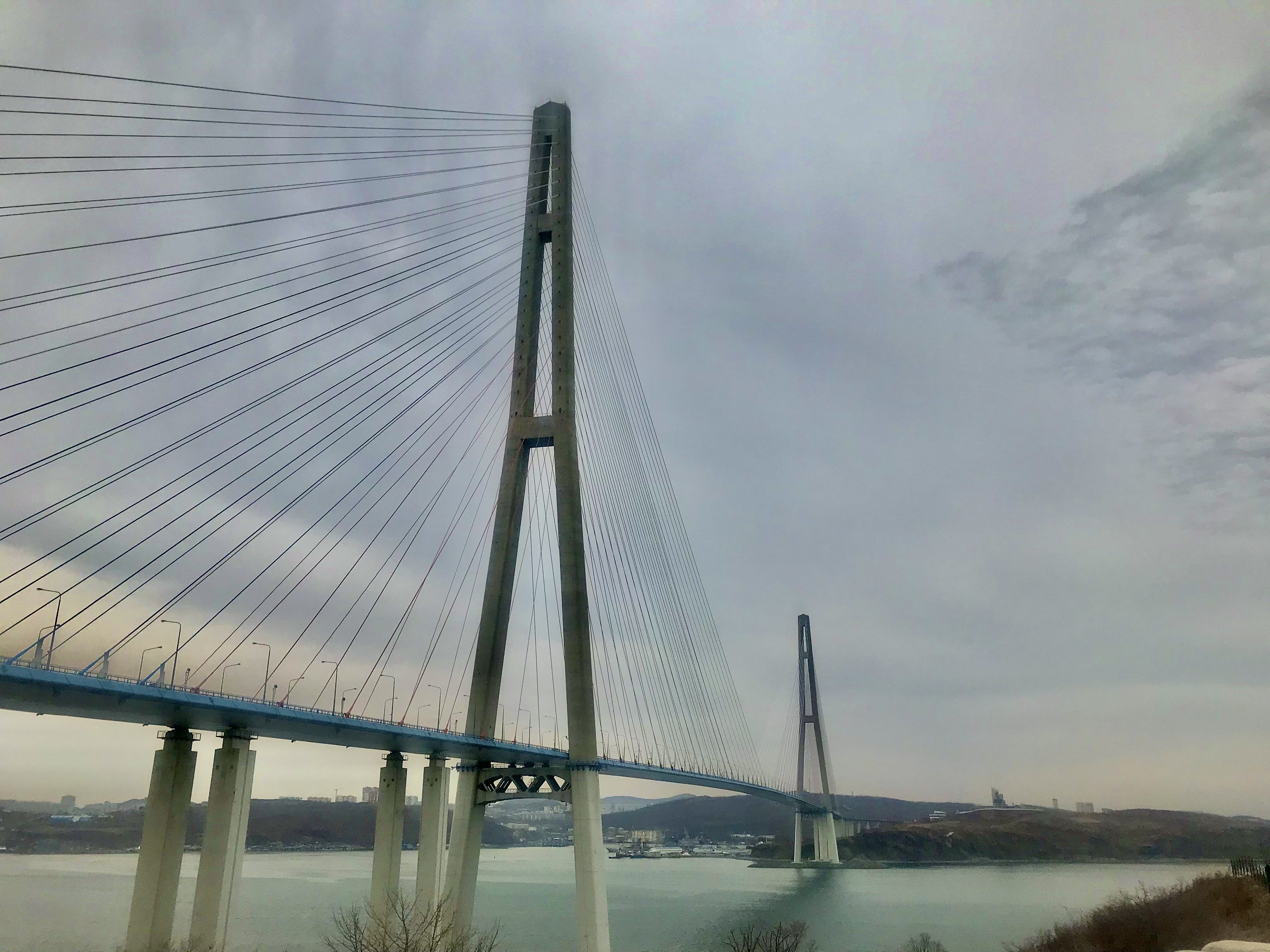 мост но остров русский